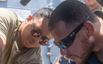 Cole Conducts Routine Operations in Caribbean Sea