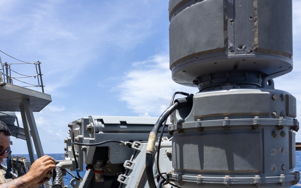 Cole Conducts Routine Operations in Caribbean Sea