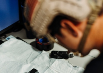 EODMU 5 Conducts a Suspicious Package Drill