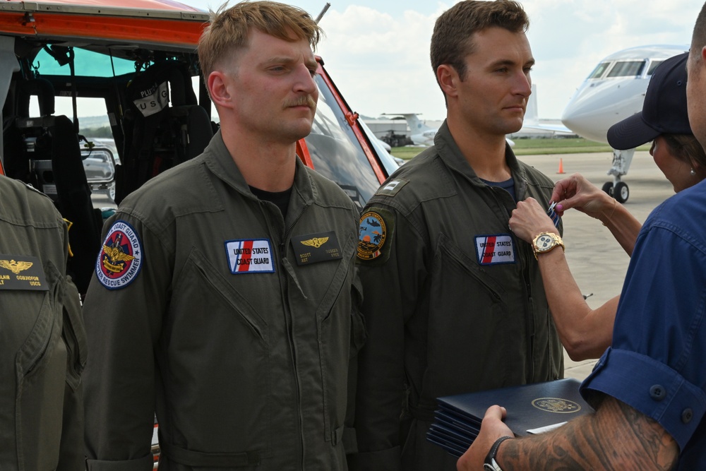 DHS Secretary awards Air Station Corpus Christi aircrew for heroic actions during Kerrville flash flooding