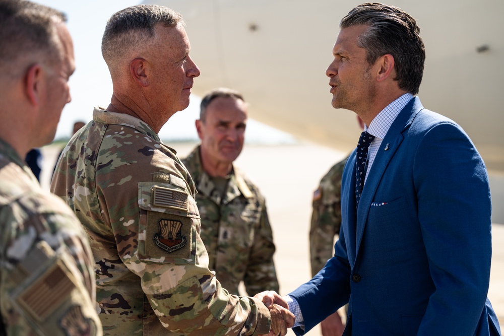 SecDef arrives at MacDill