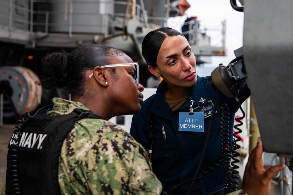 George Washington Conducts Small Boat Engagement Drill