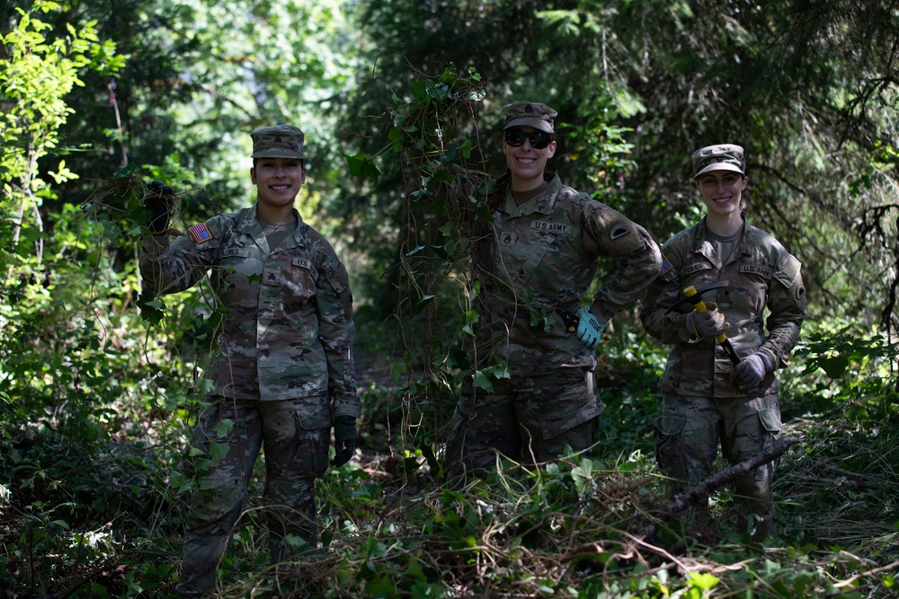 Oregon Army National Guard Community Park Cleanup