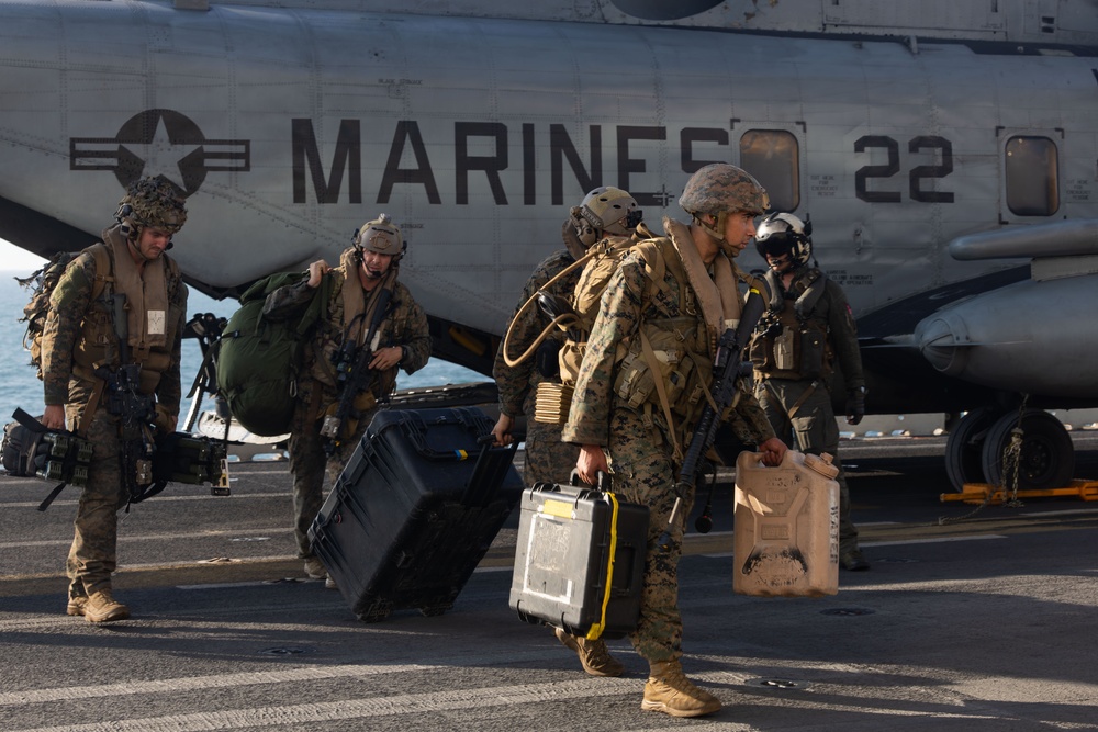 USS Iwo Jima conducts flight operations with new CH-53K King Stallion