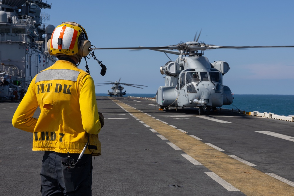 USS Iwo Jima conducts flight operations with new CH-53K King Stallion