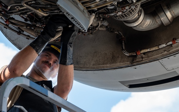 IDG maintenance on a C-17