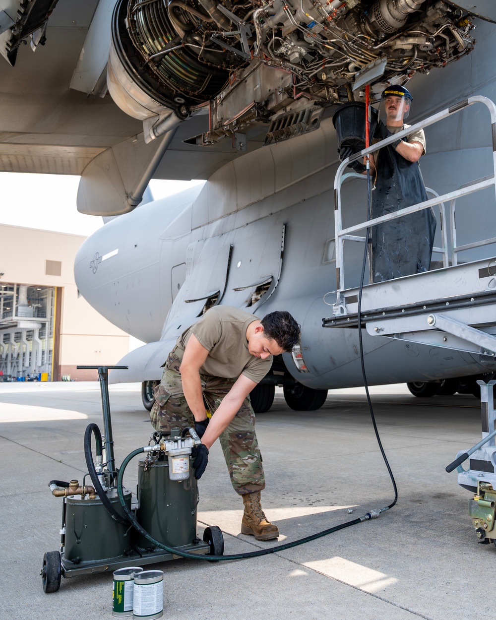 IDG maintenance on a C-17