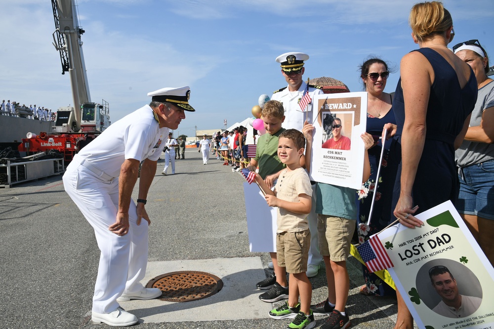 USS The Sullivans return home from Deployment