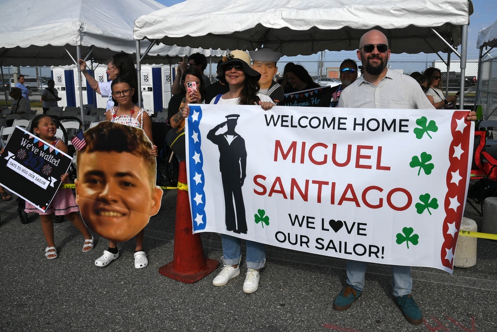 USS The Sullivans return from Deployment