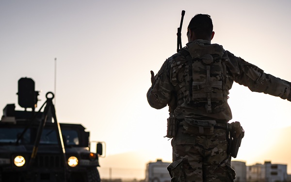 Soldiers support federal operation in Southern California