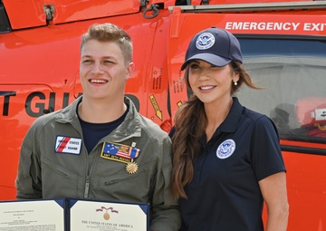 DHS Secretary awards Air Station Corpus Christi aircrew for heroic actions during Kerrville flash flooding