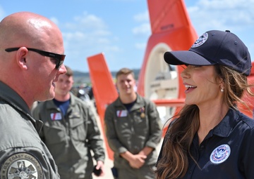 DHS Secretary awards Air Station Corpus Christi aircrew for heroic actions during Kerrville flash flooding