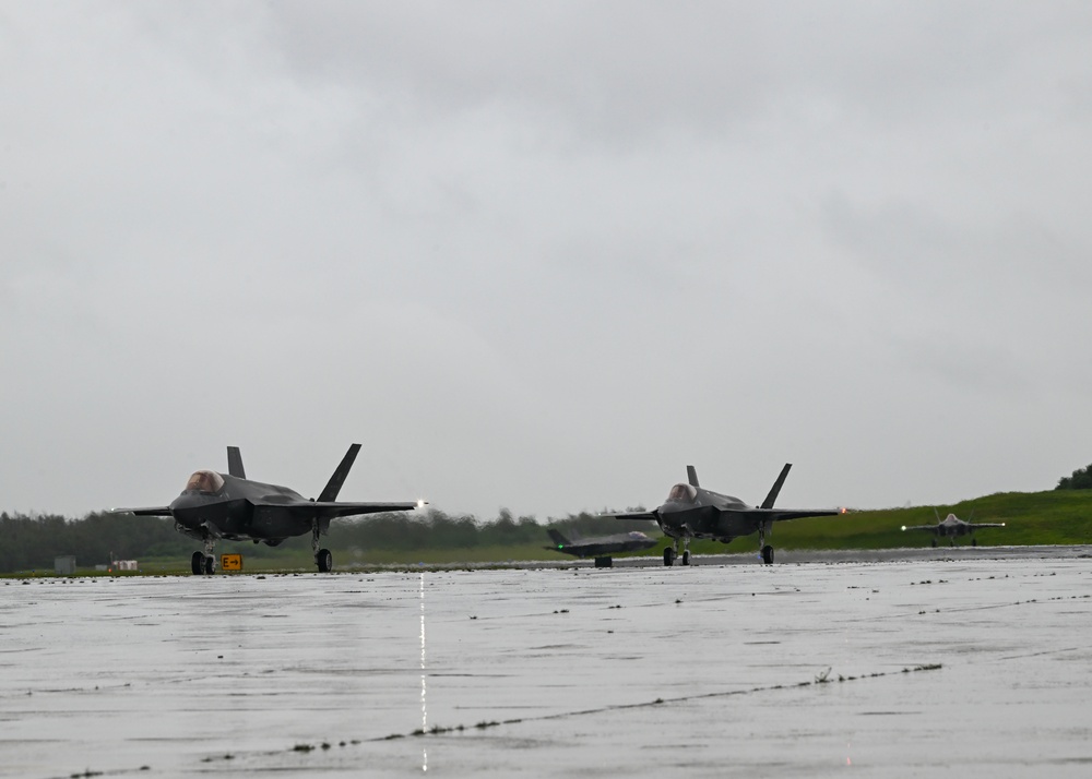 354 AEW F-35As arrive for REFORPAC
