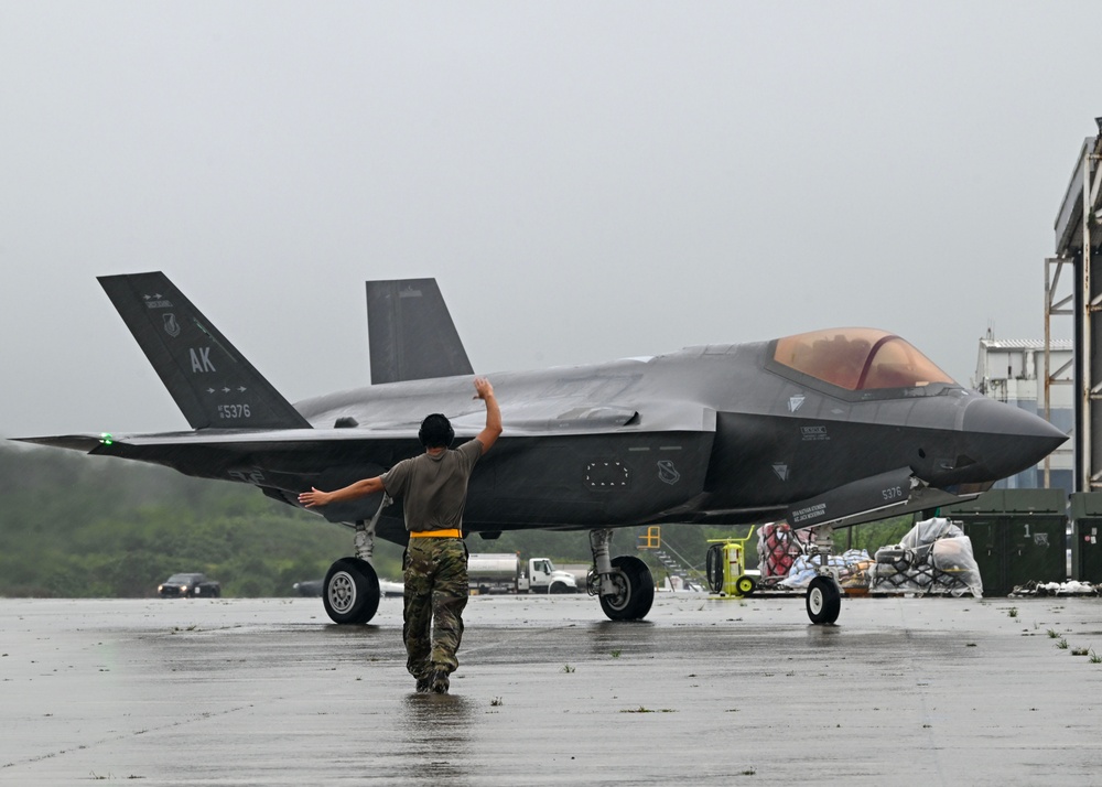 354 AEW F-35As arrive for REFORPAC