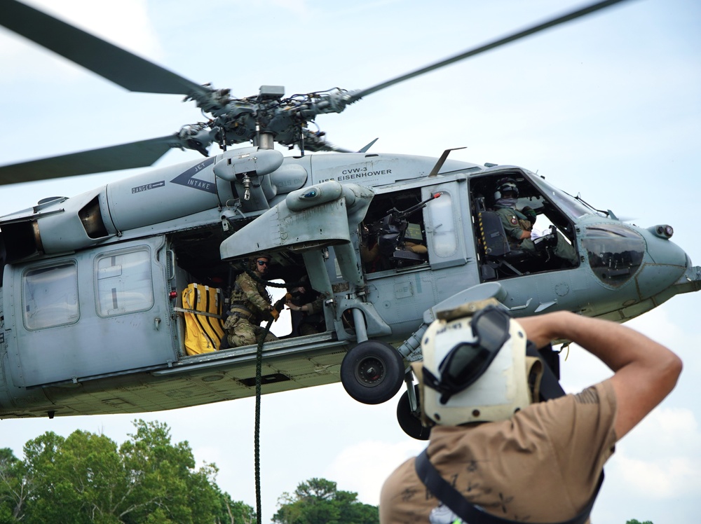 HSC-7 aircrew conduct training onboard Naval Weapons Station Yorktown