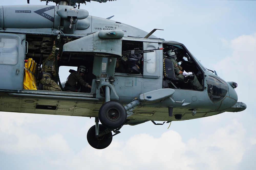 HSC-7 aircrew conduct training onboard Naval Weapons Station Yorktown