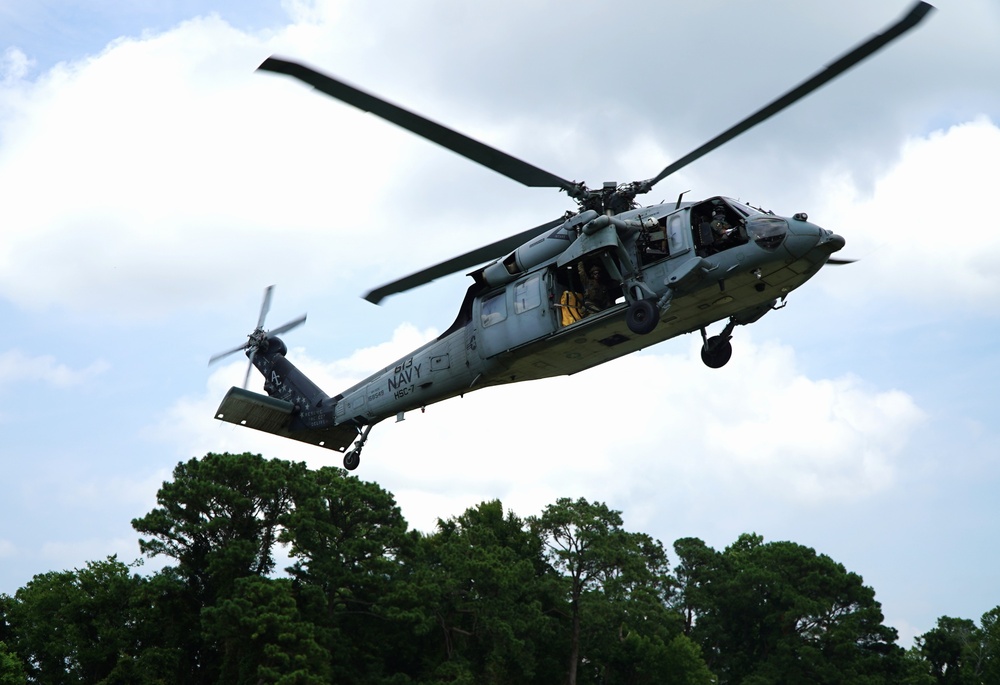 HSC-7 aircrew conduct training onboard Naval Weapons Station Yorktown