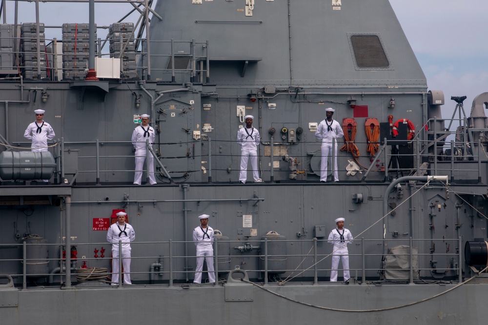 USS Warrior Arrives to Niigata, Japan