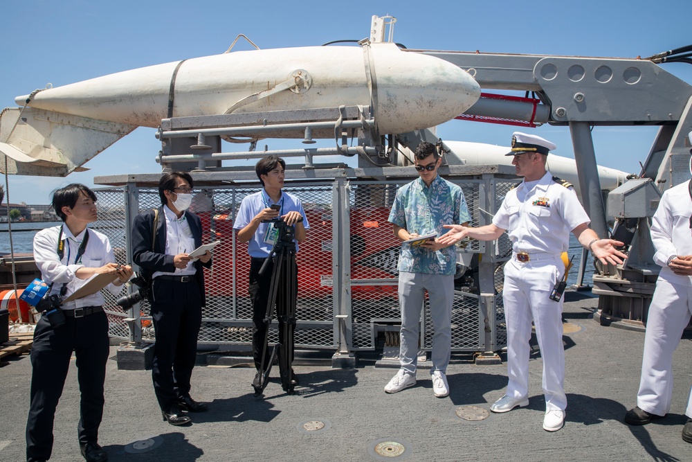 USS Warrior Arrives to Niigata, Japan