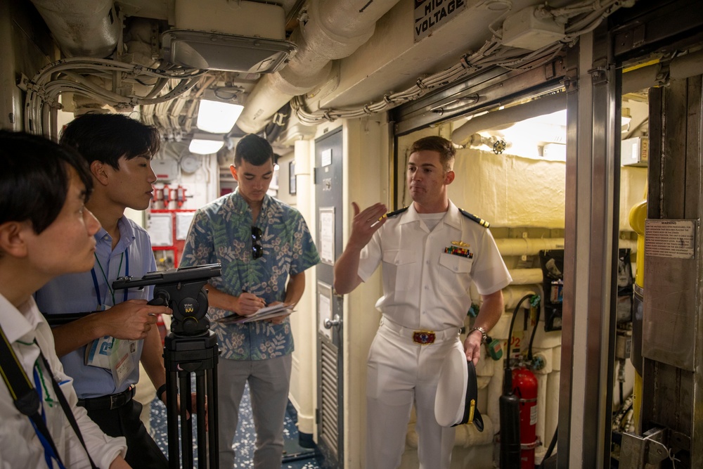 USS Warrior Arrives to Niigata, Japan