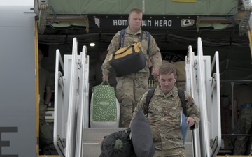 Airmen Arrive at Yokota Air Base