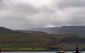 USS Newport News (SSN 750) Pulls in to Iceland