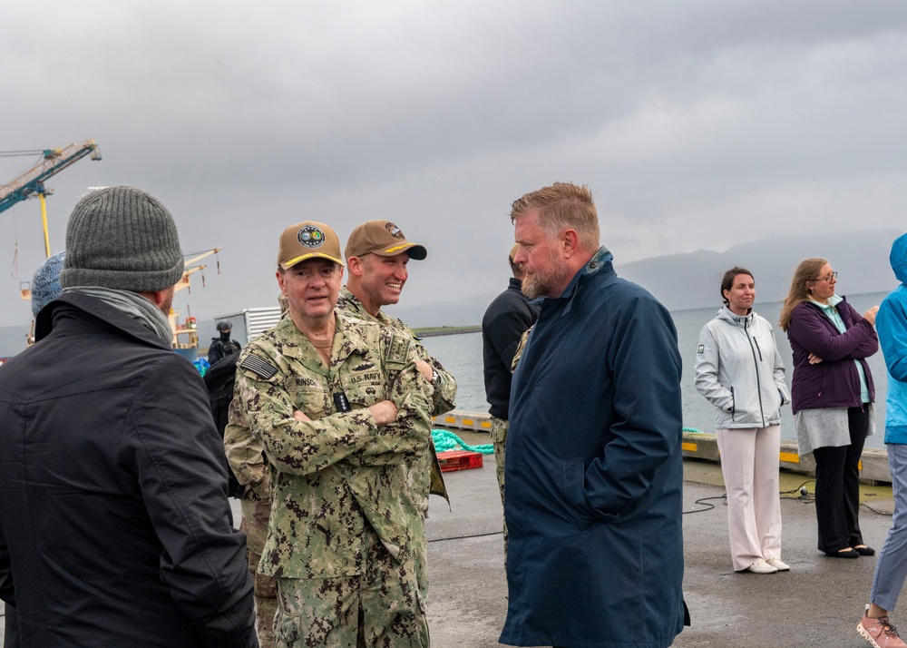 USS Newport News (SSN 750) Pulls in to Iceland