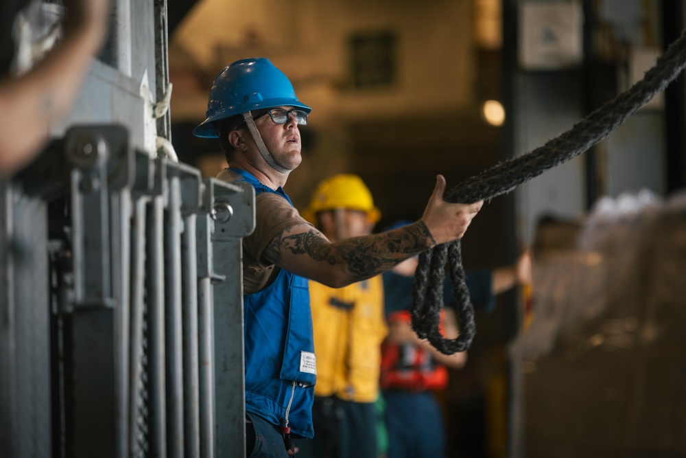 USS Gerald R. Ford (CVN 78) Conducts Replenishment-at-Sea