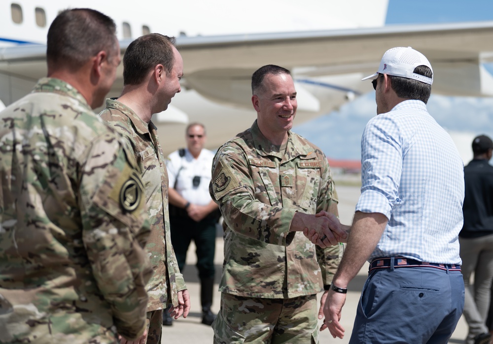 DVIDS Images SecDef thanks - 1000w Q95 