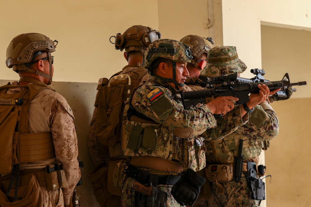 Marines and Ecuadorians Joint Training CP25