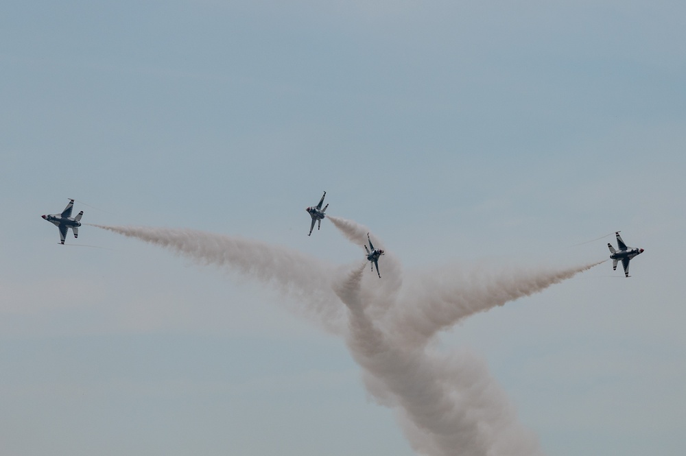 Thunderbirds prepare for Fort Wayne Air Show