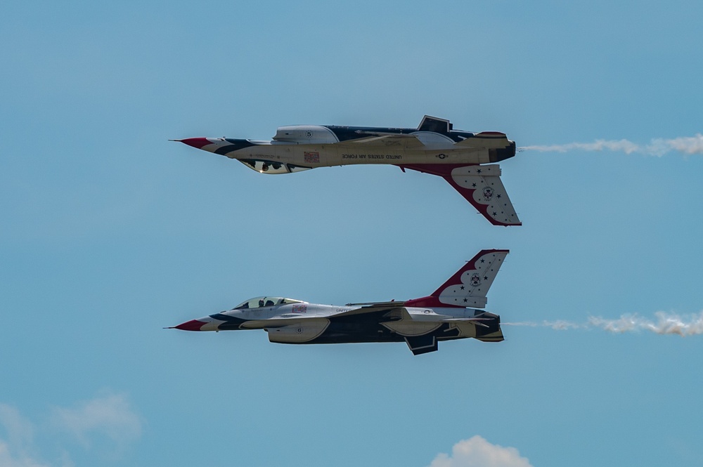 Thunderbirds prepare for Fort Wayne Air Show