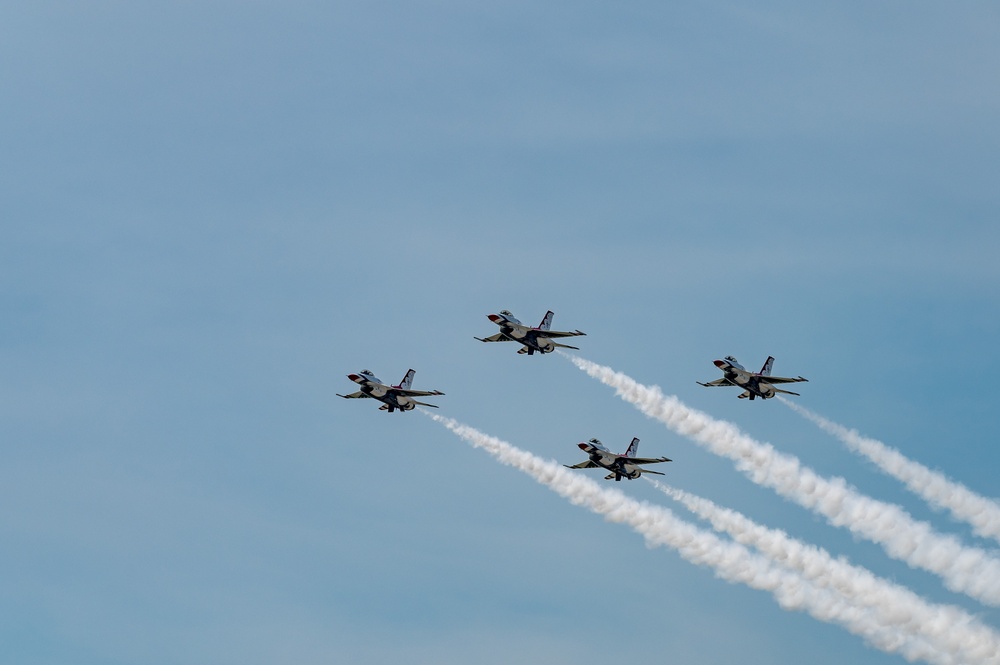 Thunderbirds prepare for Fort Wayne Air Show