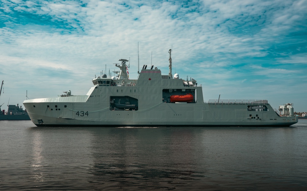 Canadian Navy Ship HMCS Frédérick Rolette Visits Naval Station Mayport