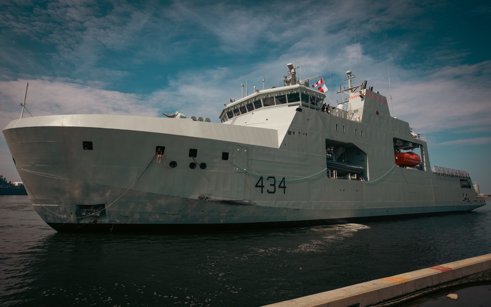 Canadian Navy Ship HMCS Frédérick Rolette Visits Naval Station Mayport