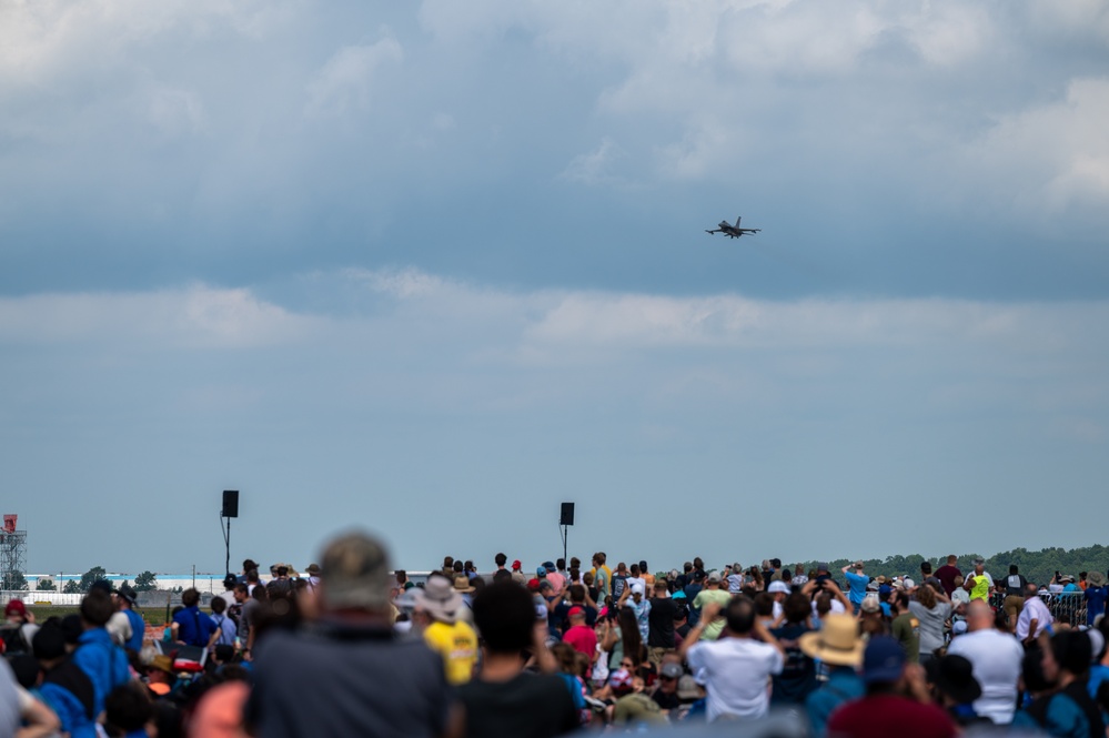 Blacksnakes perform at Fort Wayne Air Show