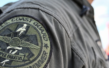 DHS Secretary awards Air Station Corpus Christi aircrew for heroic actions during Kerrville flash flooding