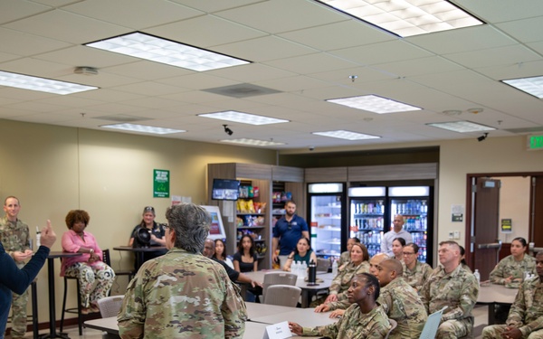Putting People First: Chef Robert Irvine visits Fort Belvoir to champion Warfighter Wellness
