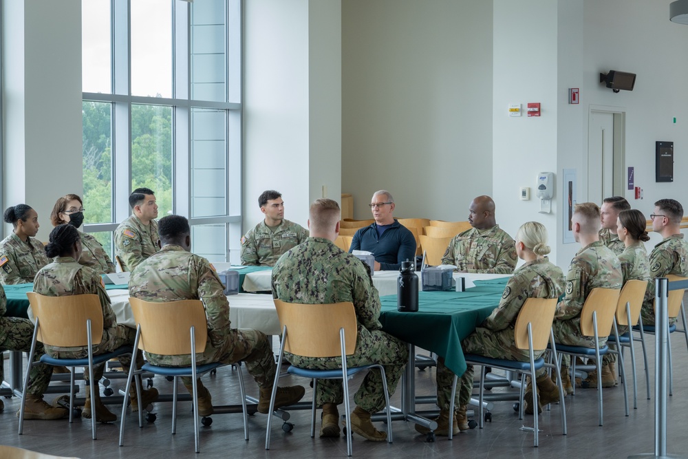 Putting People First: Chef Robert Irvine visits Fort Belvoir to champion Warfighter Wellness