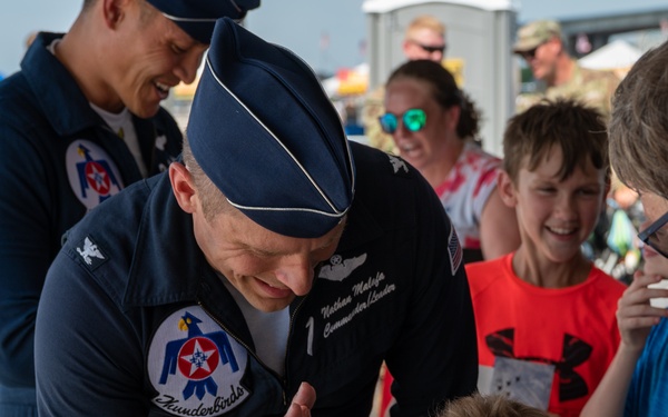 Thunderbirds greet fans at Fort Wayne Air Show 2025