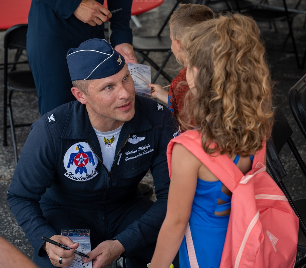 Thunderbirds greet fans at Fort Wayne Air Show 2025
