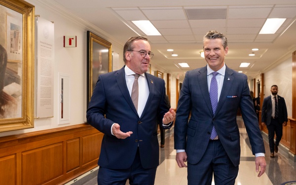 SD Hosts German Minister of Defense