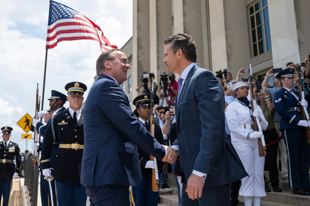 SD Hosts German Minister of Defense