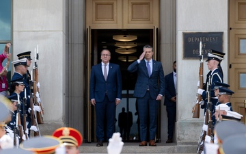 SD Hosts German Minister of Defense