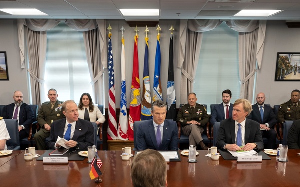 SD Hosts German Minister of Defense