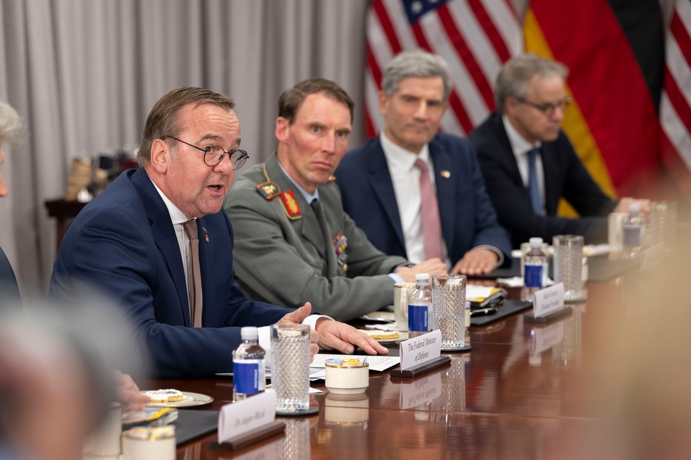 SD Hosts German Minister of Defense