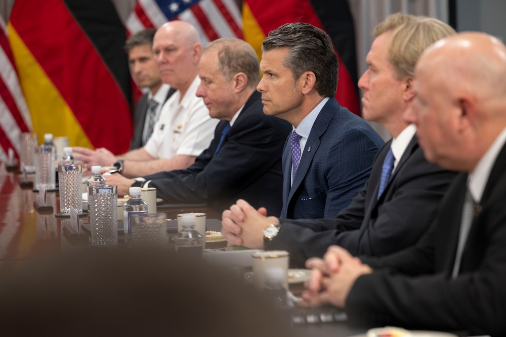 SD Hosts German Minister of Defense