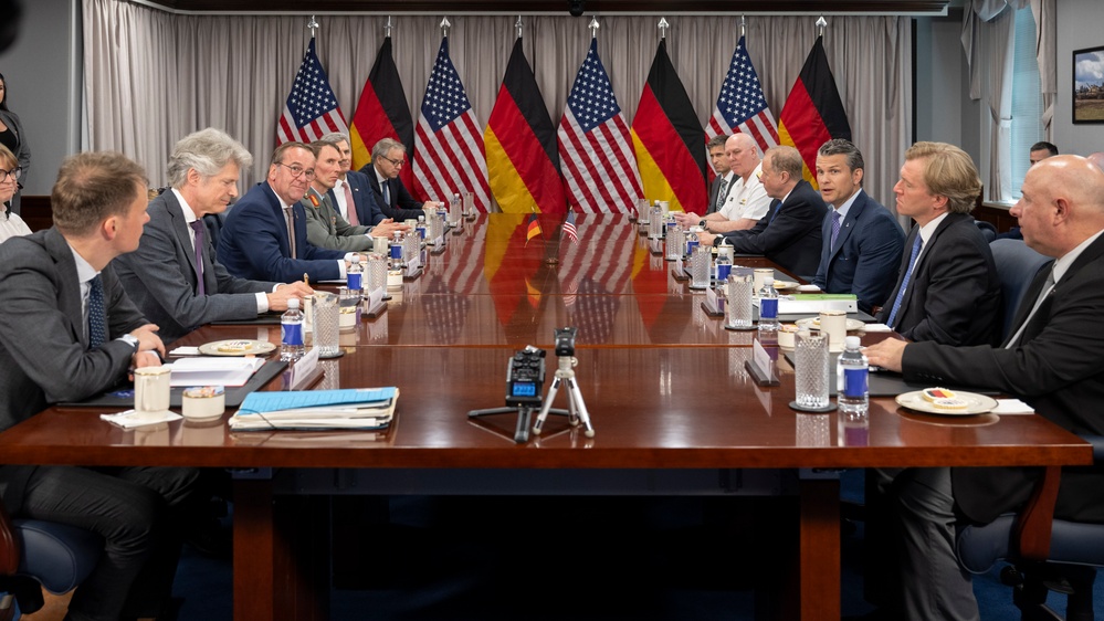 SD Hosts German Minister of Defense