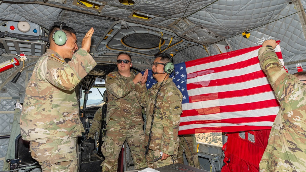 Oregon Guard Soldiers Take Flight During MEDEVAC Training