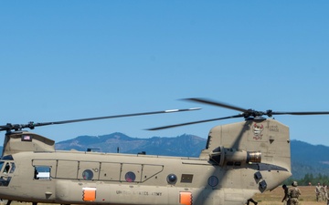 Oregon Guard Soldiers Take Flight During MEDEVAC Training